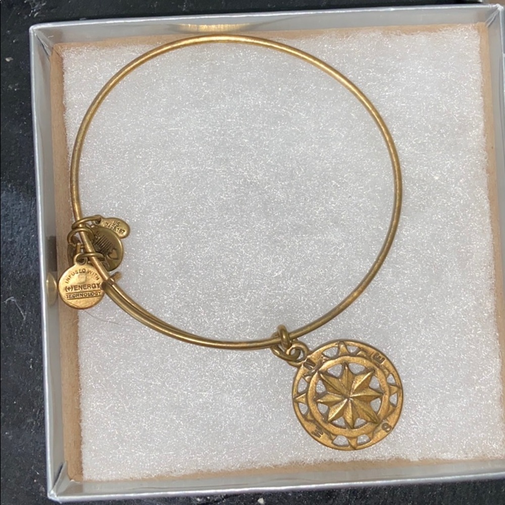 Alex and Ani bracelet 🤍